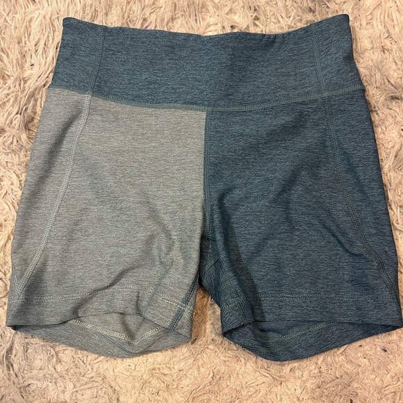 Outdoor Voices Two Toned Blue Biker Shorts Size Small - Picture 1 of 6